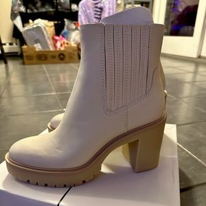 Dolce Vita Caster H20 Lug Sole Ankle Boots NEW Size 9 Off White